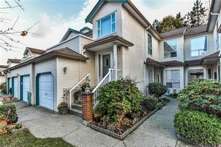 Photo 1: 15 10038 150 Street in Surrey: Townhouse for sale : MLS®# R2284445