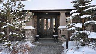 Photo 3: 2211 12 Avenue NW in Calgary: Hounsfield Heights/Briar Hill Detached for sale : MLS®# A2030782