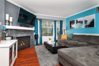 Photo 1: 18 2525 SHAFTSBURY PLACE in Port Coquitlam: Woodland Acres PQ Townhouse for sale : MLS®# R2341763