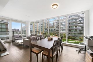Photo 6: 701 8199 CAPSTAN Way in Richmond: West Cambie Condo for sale in "VIEWSTAR" : MLS®# R2880277