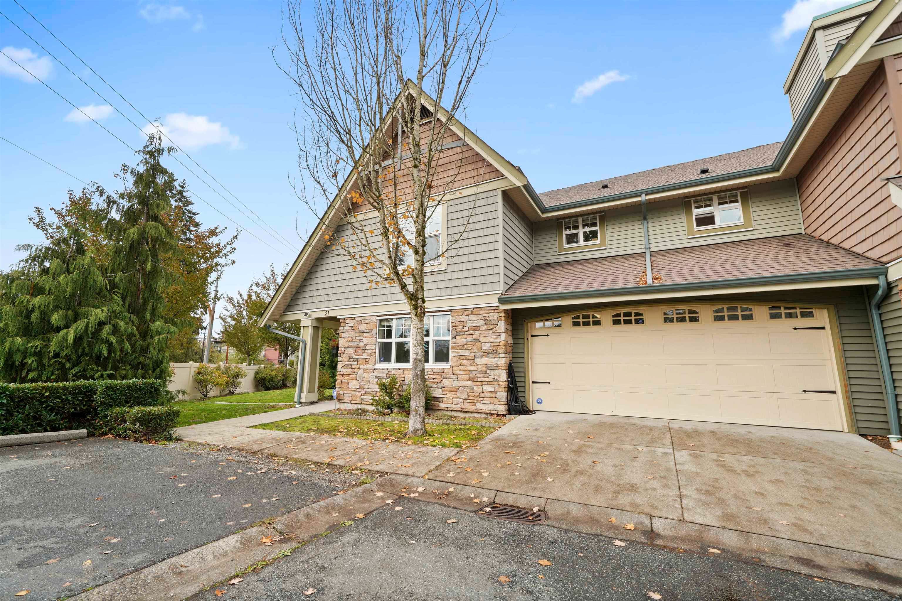 Main Photo: 21 22977 116 Avenue in Maple Ridge: East Central Townhouse for sale in "DUET" : MLS®# R2825187