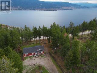 Photo 3: 7265 Dunwaters Drive in Kelowna: House for sale : MLS®# 10288662