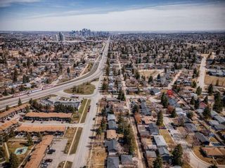 Photo 3: 21 Glenside Drive SW in Calgary: Glendale Detached for sale : MLS®# A2123644