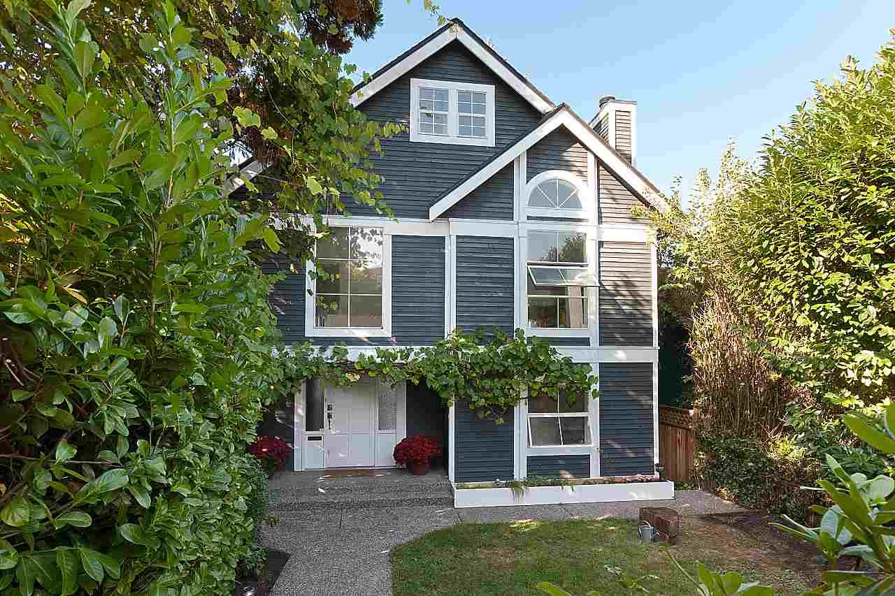 Photo 2: Photos: 4147 W 11TH Avenue in Vancouver: Point Grey House for sale (Vancouver West)  : MLS®# R2243099