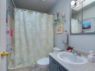 Photo 13: 5 7570 Tetayut Rd in Central Saanich: CS Hawthorne Manufactured Home for sale : MLS®# 932404