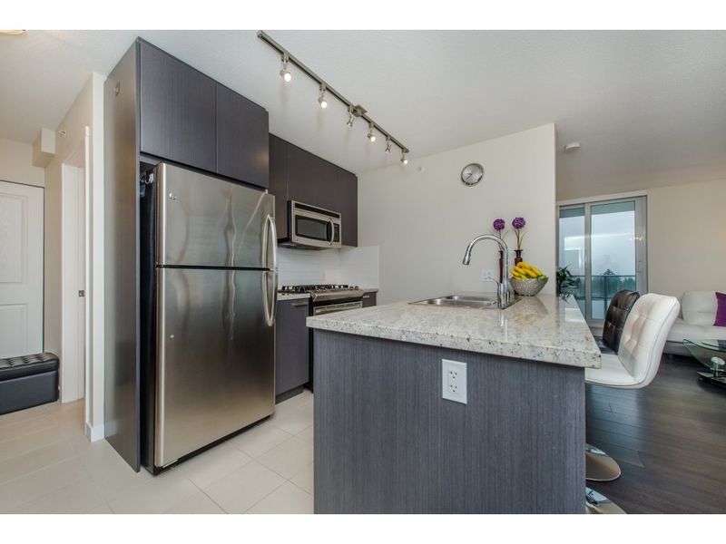FEATURED LISTING: 906 - 6688 ARCOLA Street Burnaby