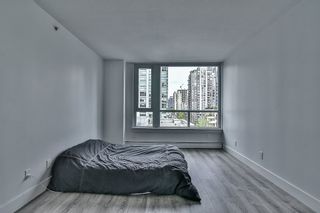 Photo 15: 1106 388 DRAKE Street in Vancouver: Yaletown Condo for sale in "GOVERNOR'S TOWER" (Vancouver West)  : MLS®# R2162040