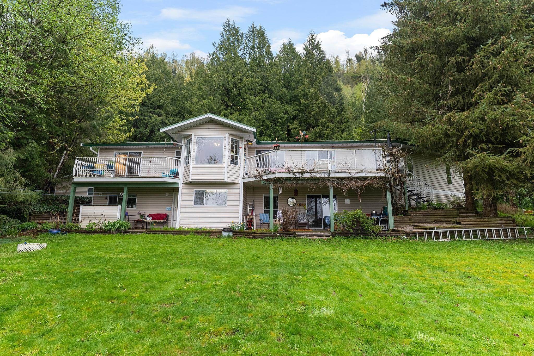 Main Photo: 39150 OLD YALE Road in Abbotsford: Sumas Prairie House for sale : MLS®# R2769150