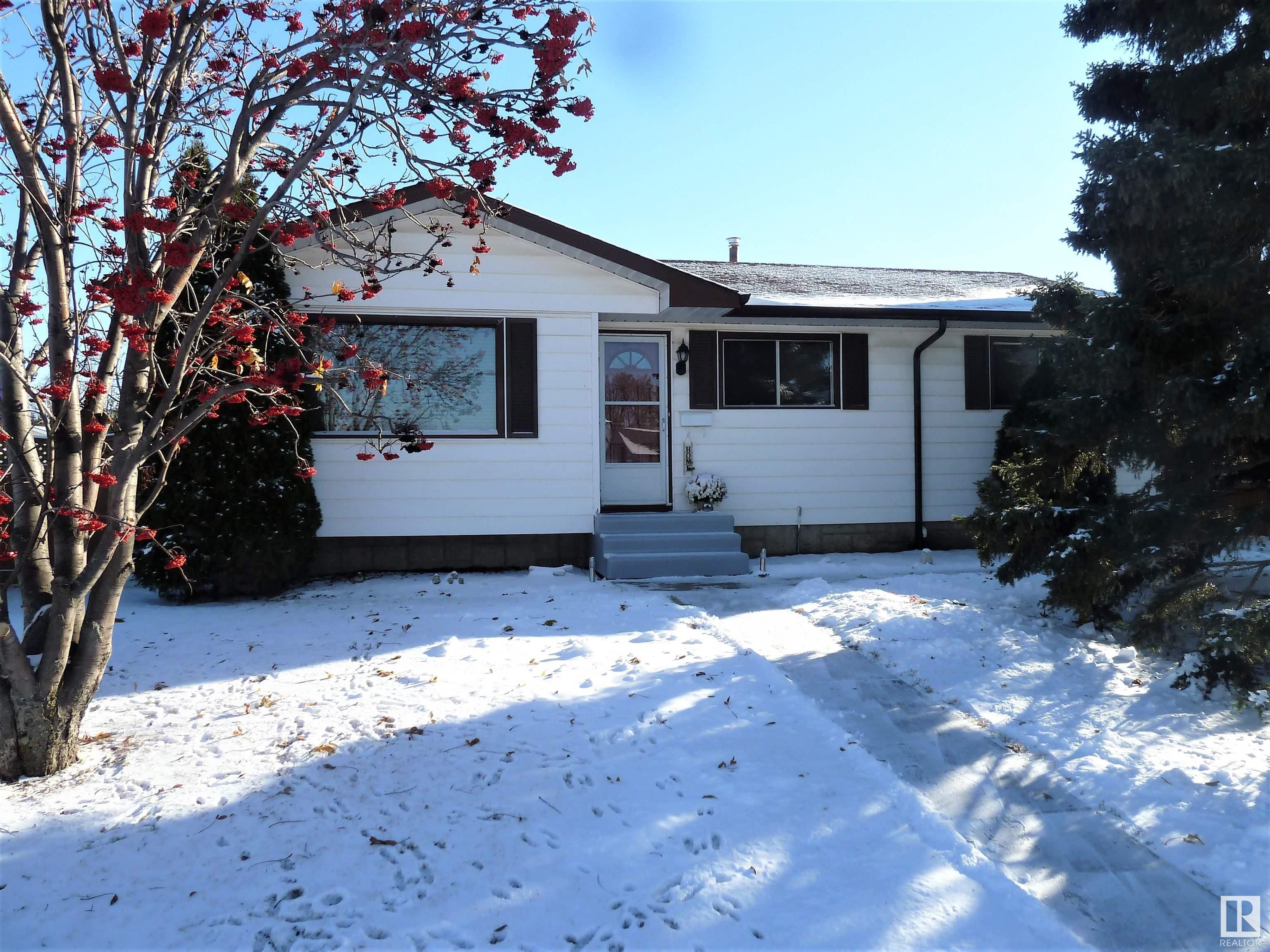 Main Photo: 15107 72A Street in Edmonton: Zone 02 House for sale : MLS®# E4316240