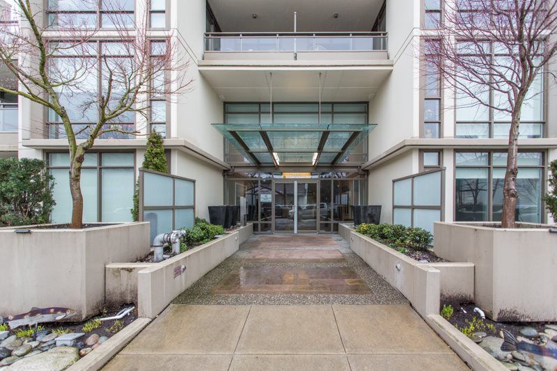 Main Photo: 1502 1455 GEORGE Street: White Rock Condo for sale in "AVRA" (South Surrey White Rock)  : MLS®# R2556491