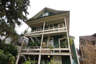 Photo 2: 2841 FRASER Street in Vancouver: Mount Pleasant VE Duplex for sale (Vancouver East)  : MLS®# R2499045