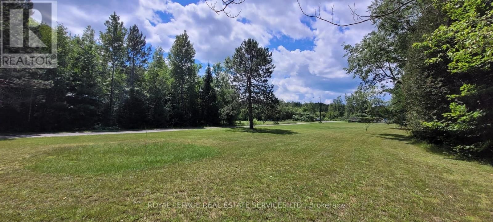 Main Photo: 1370 CONCESSION 1 RD in East Hawkesbury: House for sale : MLS®# X6052496