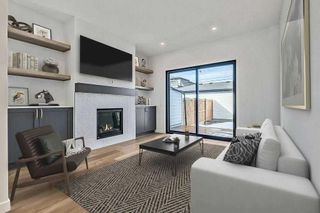 Photo 10: 420 24 Avenue NE in Calgary: Winston Heights/Mountview Semi Detached (Half Duplex) for sale : MLS®# A2115046