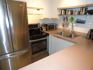 Photo 3: 203 3 N GARDEN Drive in Vancouver: Hastings Condo for sale in "3 NORTH GARDEN COURT" (Vancouver East)  : MLS®# R2123643