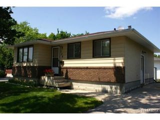 Photo 3: 320 TREMAINE Avenue in Regina: Walsh Acres Single Family Dwelling for sale (Regina Area 01)  : MLS®# 506223