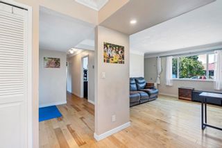 Photo 8: 3131 Jackson St in Victoria: Vi Mayfair House for sale : MLS®# 952597