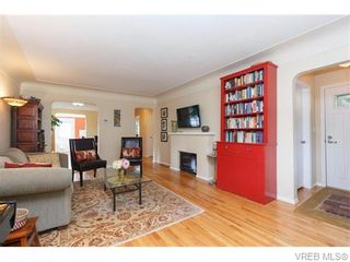 Photo 2: 1609 Chandler Ave in VICTORIA: Vi Fairfield East Half Duplex for sale (Victoria)  : MLS®# 744079
