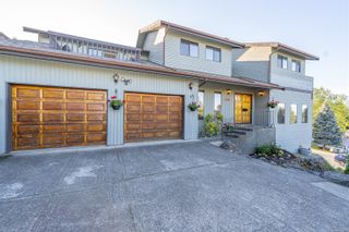 Main Photo: 645 Cairndale Rd in Colwood: Co Triangle House for sale : MLS®# 962285