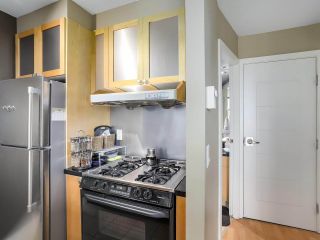 Photo 10: 505 1003 BURNABY Street in Vancouver: West End VW Condo for sale in "The Milano" (Vancouver West)  : MLS®# R2276675