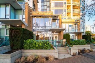 Photo 25: 1039 MARINASIDE Crescent in Vancouver: Yaletown Townhouse for sale in "QUAYWEST" (Vancouver West)  : MLS®# R2757299