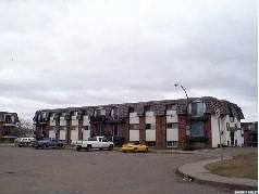 Photo 1: 5 3625 CHABEN Place in Saskatoon: West College Park Residential for sale : MLS®# SK971797