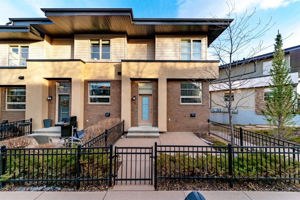Main Photo: 18 Aspen Hills Common SW in Calgary: Aspen Woods Row/Townhouse for sale : MLS®# A1195955