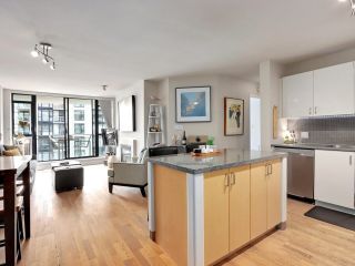 Photo 3: 1114 175 W 1ST Street in North Vancouver: Lower Lonsdale Condo for sale in "Time" : MLS®# R2698604