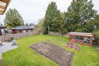 Photo 1: 11911 GEE Street in Maple Ridge: East Central House for sale : MLS®# R2697860