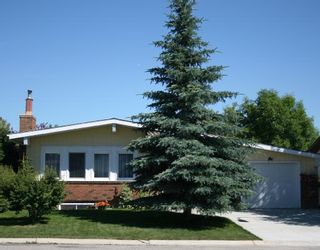 Photo 1: 11 DEERMONT Place SE in CALGARY: Deer Ridge Residential Detached Single Family for sale (Calgary)  : MLS®# C3306612