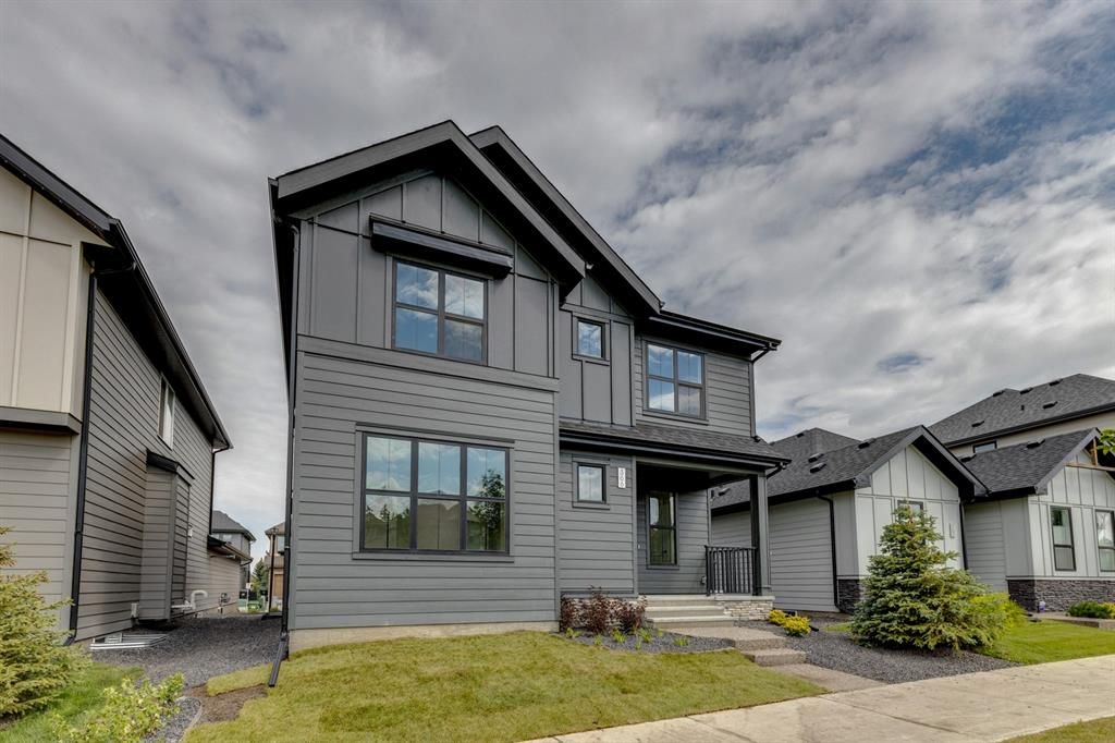 Main Photo: 366 Shawnee Boulevard SW in Calgary: Shawnee Slopes Detached for sale : MLS®# A2005680