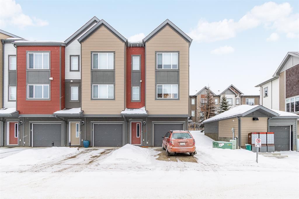 Main Photo: 321 Copperpond Row SE in Calgary: Copperfield Row/Townhouse for sale : MLS®# A2031534