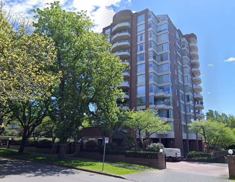 Main Photo: 301 2350 W 39TH Avenue in Vancouver: Kerrisdale Condo for sale in "St. Moritz" (Vancouver West)  : MLS®# R2775243