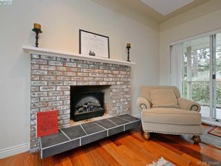 Photo 8: 940 Bearwood Lane in VICTORIA: SE Broadmead House for sale (Saanich East)  : MLS®# 775394