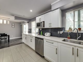 Photo 9: 1526 COMO LAKE Avenue in Coquitlam: Central Coquitlam House for sale : MLS®# R2599268