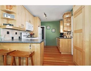 Photo 2: 2349 CHESTERFIELD Avenue in North_Vancouver: Central Lonsdale House for sale (North Vancouver)  : MLS®# V778827