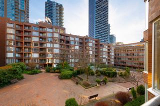 Photo 4: 421 1330 BURRARD Street in Vancouver: Downtown VW Condo for sale in "ANCHOR POINT 1" (Vancouver West)  : MLS®# R2652285