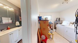 Photo 13: 6 Lindell Drive in Lundar: House for sale : MLS®# 202325833