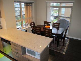 Photo 9: 310 1150 KENSAL Place in Coquitlam: New Horizons Condo for sale in "Thomas House" : MLS®# R2024529