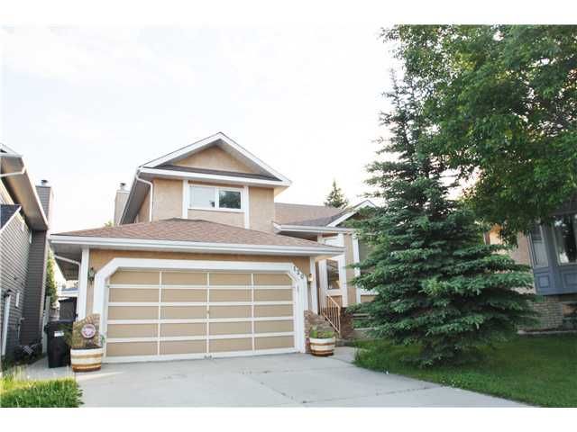 Main Photo: 120 SANDERLING Close NW in CALGARY: Sandstone Residential Detached Single Family for sale (Calgary)  : MLS®# C3624278