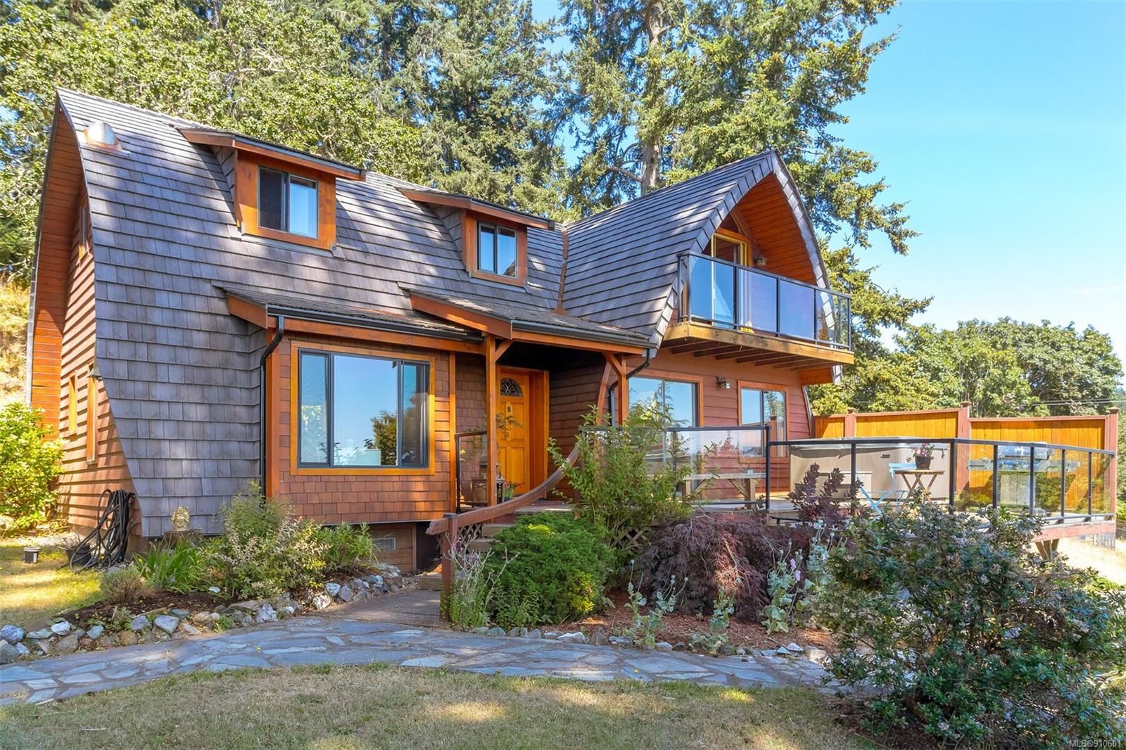 Main Photo: 662 Lombard Dr in Metchosin: Me Rocky Point House for sale : MLS®# 910601