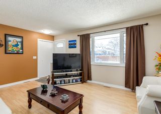 Photo 2: 232 Lynnview Way SE in Calgary: Ogden Detached for sale : MLS®# A1178932