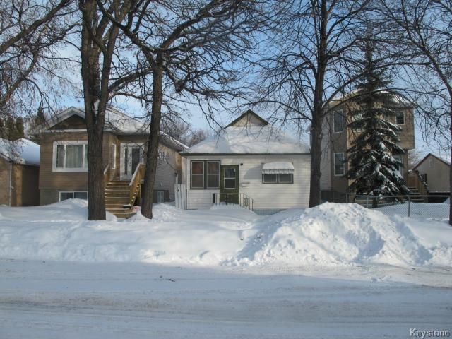 Photo 2: Photos:  in WINNIPEG: East Kildonan Residential for sale (North East Winnipeg)  : MLS®# 1400832