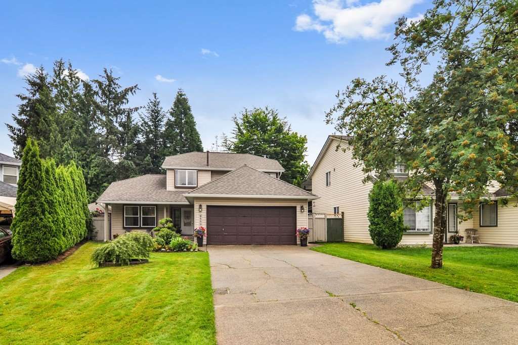 Main Photo: 9550 215B Street in Langley: Walnut Grove House for sale in "Country Meadows" : MLS®# R2472091