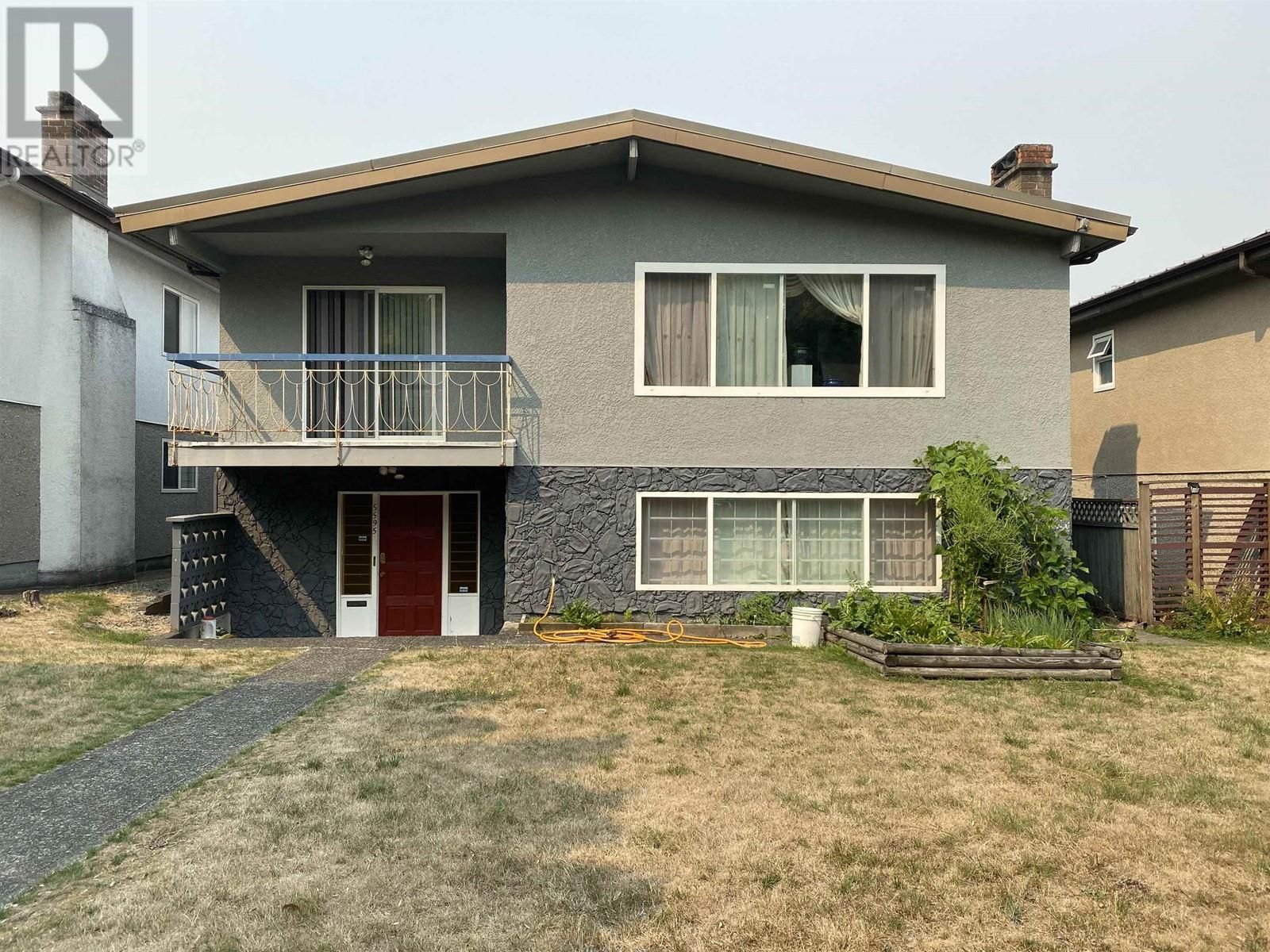 Main Photo: 5595 DUMFRIES STREET in Vancouver: House for sale : MLS®# R2808421