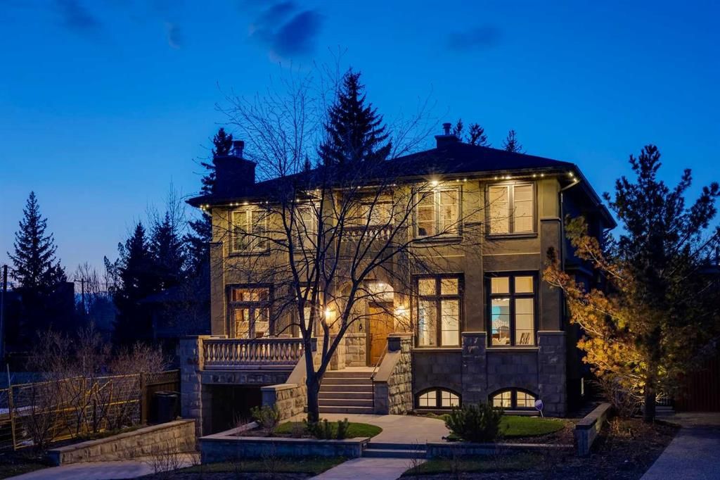 Main Photo: 818 Hillcrest Avenue SW in Calgary: Upper Mount Royal Detached for sale : MLS®# A2125652