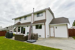 Photo 2: 19081 SUNDALE COURT in : Cloverdale BC House for sale : MLS®# R2164392