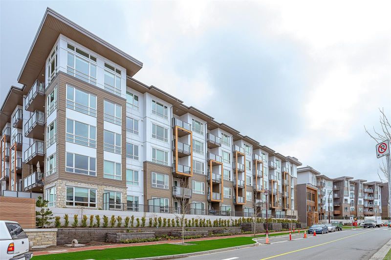 FEATURED LISTING: 325 - 920 Reunion Ave Langford