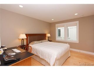 Photo 14: 450 Moss St in VICTORIA: Vi Fairfield West House for sale (Victoria)  : MLS®# 691702