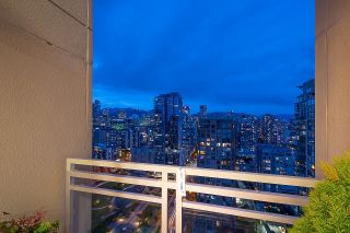 Photo 8: 2403 1238 RICHARDS Street in Vancouver: Yaletown Condo for sale in "The Metropolis" (Vancouver West)  : MLS®# R2745341