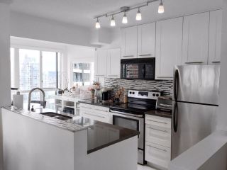 Photo 5: 2404 939 HOMER Street in Vancouver: Yaletown Condo for sale in "THE PINNACLE" (Vancouver West)  : MLS®# R2088253